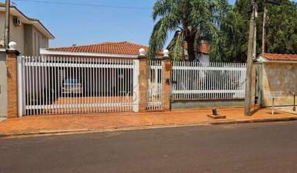 Casa para Venda em Ribeirão Preto, Ribeirânia, 4 dormitórios, 1 suíte, 3 banheiros, 4 vagas