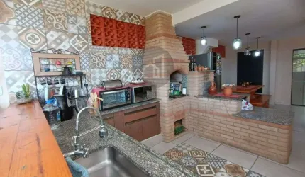 Casa com 3 quartos à venda na Rua Professora Lourdes Mourão, 535, Jardim Centenário, Poços de Caldas, 175 m2 por R$ 640.000