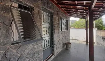 Casa com 2 quartos à venda na Rua Maria Maretti Cruz, 146, Jardim Philadélphia, Poços de Caldas, 140 m2 por R$ 420.000
