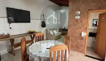 Casa com 3 quartos à venda na Rua das Mangueiras, 90, Vila Caio Junqueira, Poços de Caldas, 189 m2 por R$ 600.000