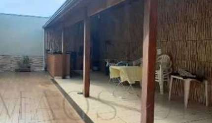 Casa com 3 quartos à venda na Rua Maria Francisca Silva Garcia, 399, Parque Vivaldi Leite Ribeiro, Poços de Caldas, 311 m2 por R$ 950.000