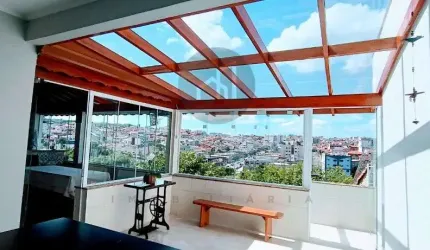 Casa com 3 quartos à venda na Rua José Pavesi, 369, Jardim Ipê, Poços de Caldas, 270 m2 por R$ 1.060.000