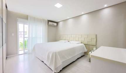 Sobrado com 2 quartos  à venda, 170.00 m2 por R$800000.00  - Xaxim - Curitiba/PR