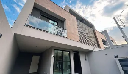 Sobrado com 3 quartos  à venda, 184.21 m2 por R$1350000.00  - Agua Verde - Curitiba/PR