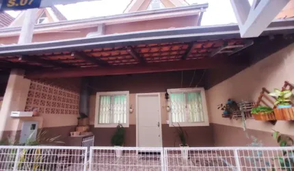 Sobrado com 3 quartos  à venda, 96.00 m2 por R$550000.00  - Pinheirinho - Curitiba/PR
