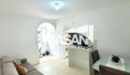 Apartamento 2 Quartos, Armários, Dependência, Condomínio com Portaria 24h!