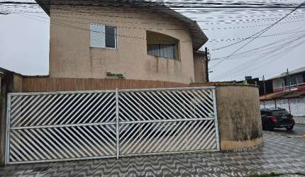 Excelente casa sobre posta, perto de comércios