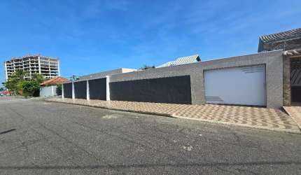 Ótima casa perto da praia, bairro seguro