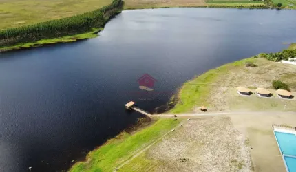 Lote no Condomínio Fazenda Real com vista permanente para o lago.