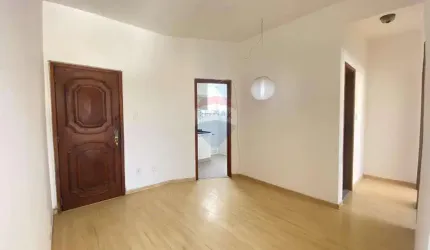 Apartamento a venda com 2 quartos, 2 banheiros, todo reformado, 56m², vista livre em Botafogo