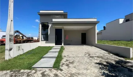 Casa em Condomínio à Venda em Paulínia-SP, Parque Brasil 500 - 3 Quartos, 1 Suíte, 1 Sala, 4 Vagas - 135m²