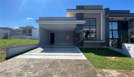 Casa em Condomínio de Luxo à Venda em Paulínia-SP, Bairro Parque Brasil 500, 1 Sala, 4 Vagas de Garagem, 149,54m².