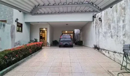 Procurando Casa para residência ou ponto comercial em área nobre no bairro de Candelária?!