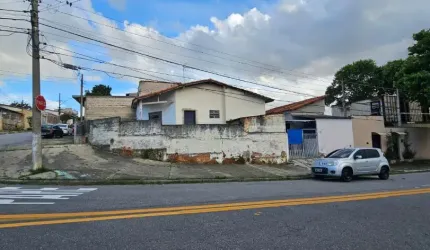 Casa com edícula - Ótima localização, no bairro Jardim Satélite