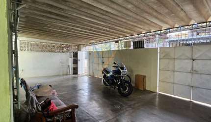 Casa com 3 dormitórios e 1 suíte - Ótima localização, com fácil acesso a comércios, serviços e a 10 minutos do Shopping Oriente