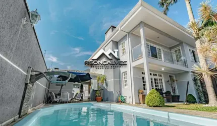 Sobrado com 4 quartos, 344m², à venda em Pinhais, Centro