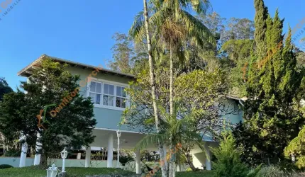 Excelente casa no Bairro Castelânea