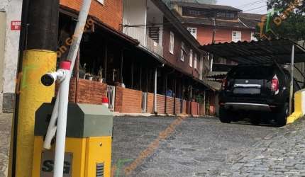 Casa de condomínio no bairro Siméria