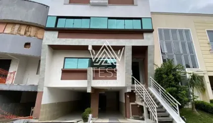 Casa em condomínio fechado com 3 quartos para alugar na Rua Ângelo Bresegnello, 422, Bairro Alto, Curitiba por R$ 6.990