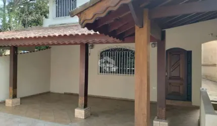 SOBRADO RESIDENCIAL ESPAÇOSO COM POMAR NA PRAIA VERMELHA, DIADEMA!