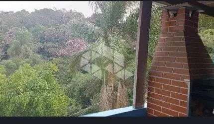 casa sobrado,250m², Eldorado - Diadema, 3 dormitórios, 3 banheiros,  1 cozinha, 1 sala, vaga de garagem, quintal com pomar, edícula nos fundos.