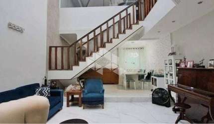 CASA COM 3 SUITES, 5 VAGAS, 392 METROS NO CORAÇÃO DO BAETA NEVES. SBC