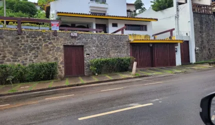 Vendo Excelente Casa 'Caminho das Árvores' com, 4 Quartos e 1 Suíte em Salvador-Ba