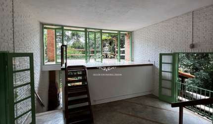 CASA LOFT COM ESTÚDIO - MUITA NATUREZA E UM PAISAGISMO ESPECIAL!