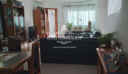 Casa com 3 suítes e 4 vagas em bolsão residencial no Jardim da Glória ao lado da Granja Viana