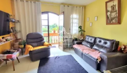 Casa em rua tranquila na Granja Viana ao lado do Shopping The Square