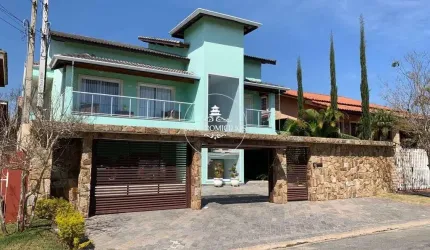 CASA DE CONDOMÍNIO COM 04 DORMS E PISCINA COM 390m²!