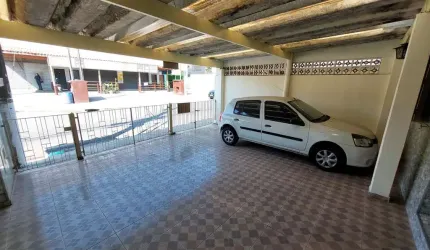 Casa térrea para uso residencial ou comercial com 2 vagas cobertas na melhor região de Cotia