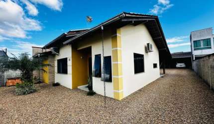 Casa para Venda em Guaramirim, Avai, 2 dormitórios, 1 suíte, 2 banheiros, 2 vagas