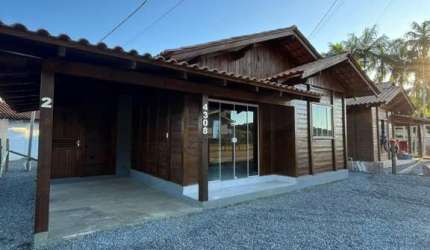 Casa para Locação em Guaramirim, Escolinha, 2 dormitórios, 1 banheiro, 1 vaga