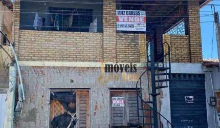 Casa com 5 dormitórios à venda, 190 m² por R$ 699.000,00 - Centro - Aquiraz/CE