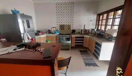 Casa à Venda em Residencial Portal da Mantiqueira, Taubaté - SP