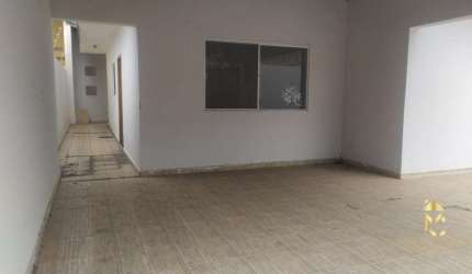Casa à Venda em Campos Elíseos, Taubaté - SP