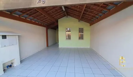 Casa à Venda em Esplanada Independência, Taubaté - SP
