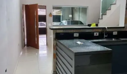 Sobrado à Venda em Vista Alegre, Taubaté - SP