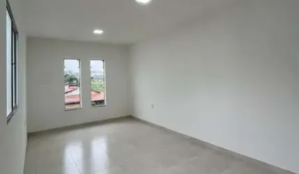 Casa à Venda em Residencial Estoril, Taubaté - SP