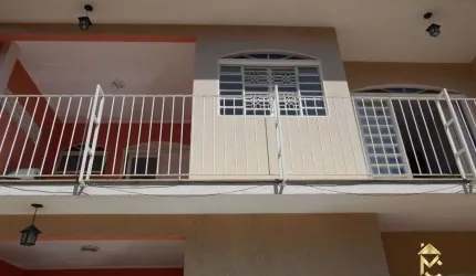 Sobrado à Venda em Vila Jaboticabeira, Taubaté - SP
