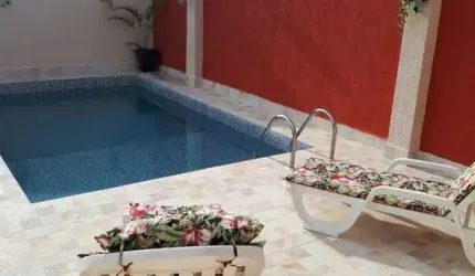 Casa com 3 dormitórios à venda por R$ 800.000 - Jardim Baronesa - Taubaté/SP