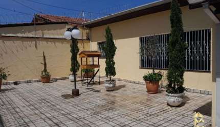 Casa à Venda em Jardim Gurilandia, Taubaté - SP
