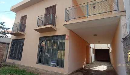 Sobrado à Venda em Centro, Taubaté - SP