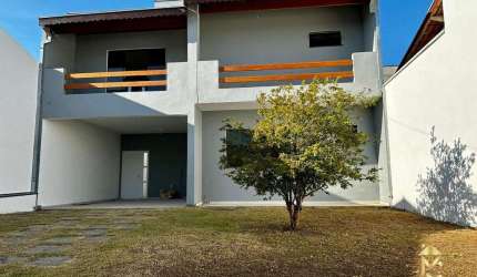 Casa à Venda em Residencial Estoril, Taubaté - SP