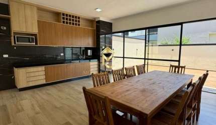 Linda casa térrea em condomínio com 3 dormitórios, sendo 2 suítes