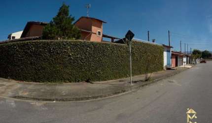 Casa à venda em via pública em Taubaté