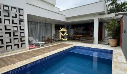 Casa em condomínio com piscina e varanda Gourmet para venda e locação.
