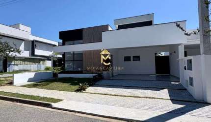 Casa térrea a venda em condomínio com 3 suítes em Taubaté