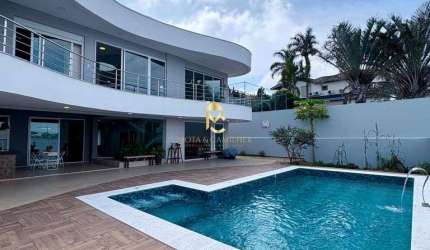 Casa mobiliada e com varanda Gourmet à venda em condominio.